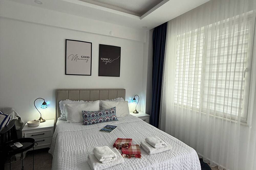 Apartamento entero, 5-Min Walk to Göynük Beach • Mountain View Balcony Studio in Göynük, Kemer
