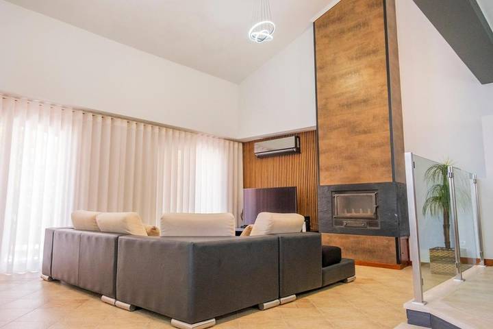 Villa para 8 pessoas, com vista e vista para o lago e ainda jardim and piscina, com animais de estimação em Montemor-o-Velho