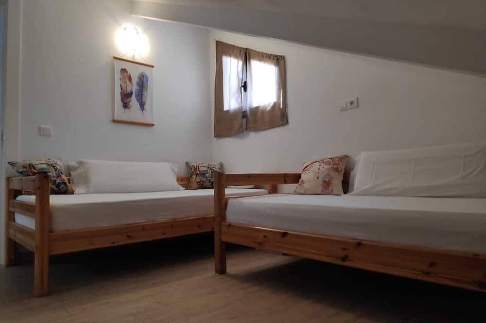 Entire apartment, Apartamento El Almencino in Tolox, Sierra de las Nieves