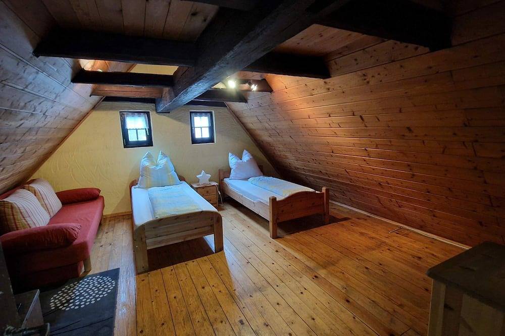 Ganze Wohnung, Ferienhaus 110 qm für bis zu 7 Personen in Hohenberg an der Eger, Landkreis Wunsiedel im Fichtelgebirge