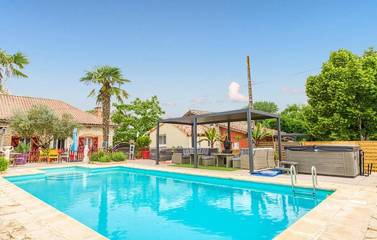 Location de vacances pour 6 personnes, avec piscine ainsi que jacuzzi et jardin à Septfonds