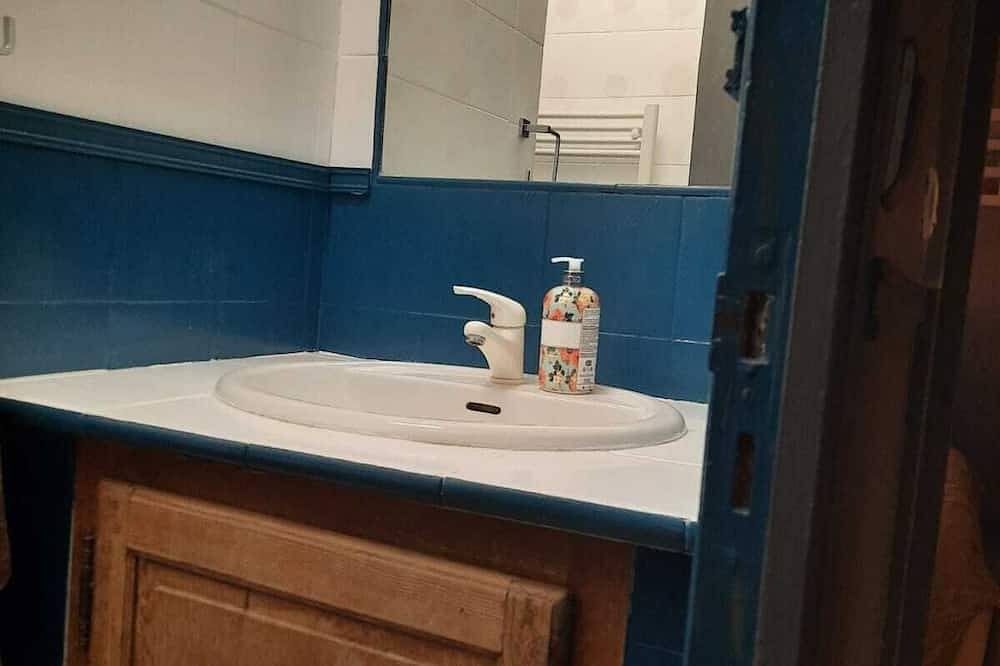 Entire apartment, On The Blue Coast At Carry Le Rouet The Blue Paradise in Carry-le-Rouet, Istres region