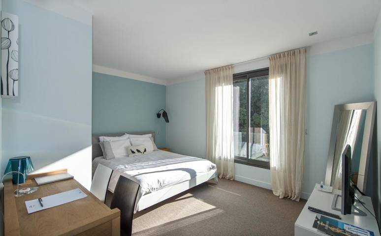 Location de vacances pour 2 personnes, avec jardin ainsi que vue et piscine à Fuveau - 2