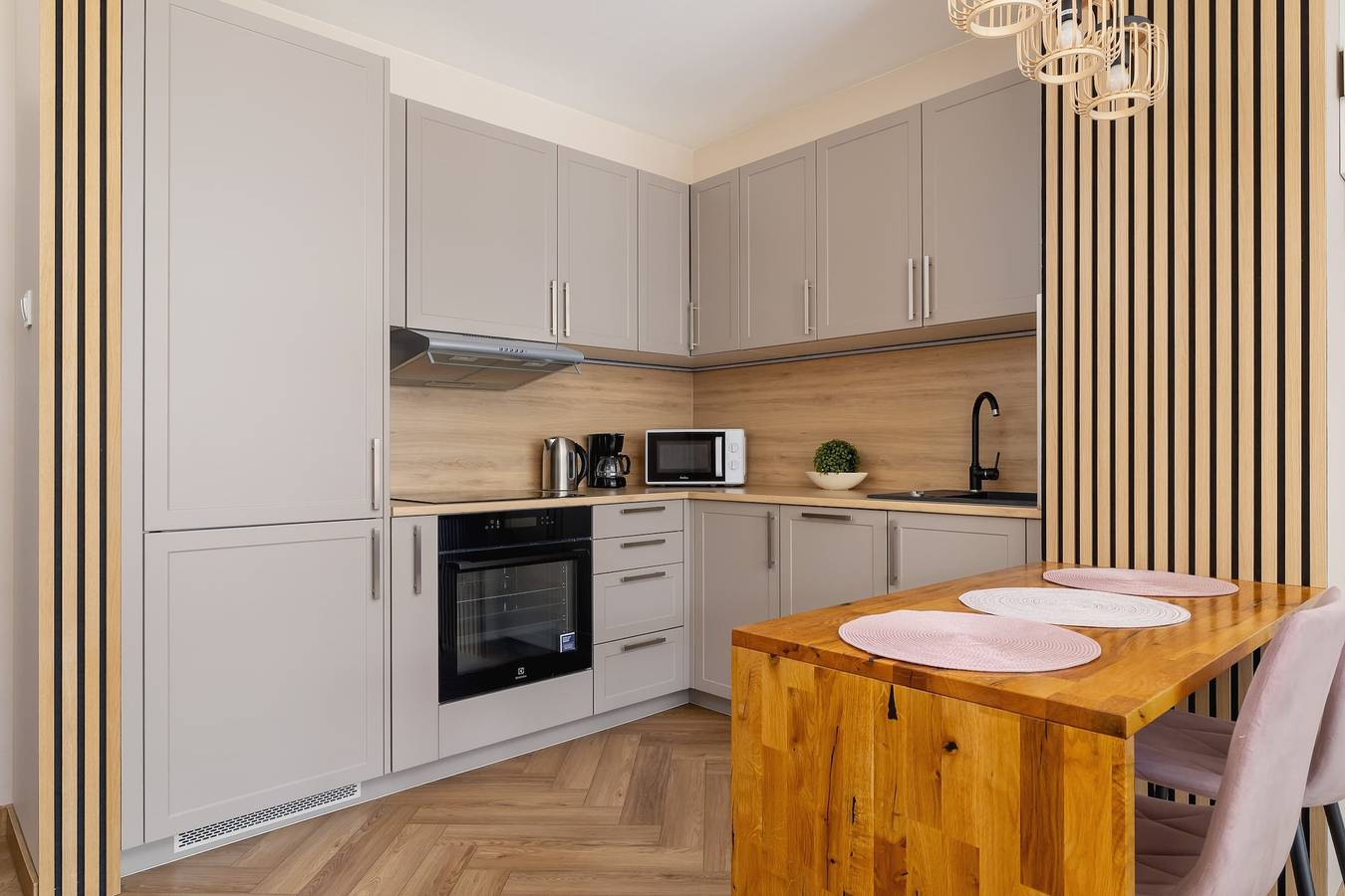 Ganze Wohnung, Poezji 16B | Gliwice | Modern Apartment | Air Conditioning | Workspace | Balcony in Gleiwitz, Schlesien