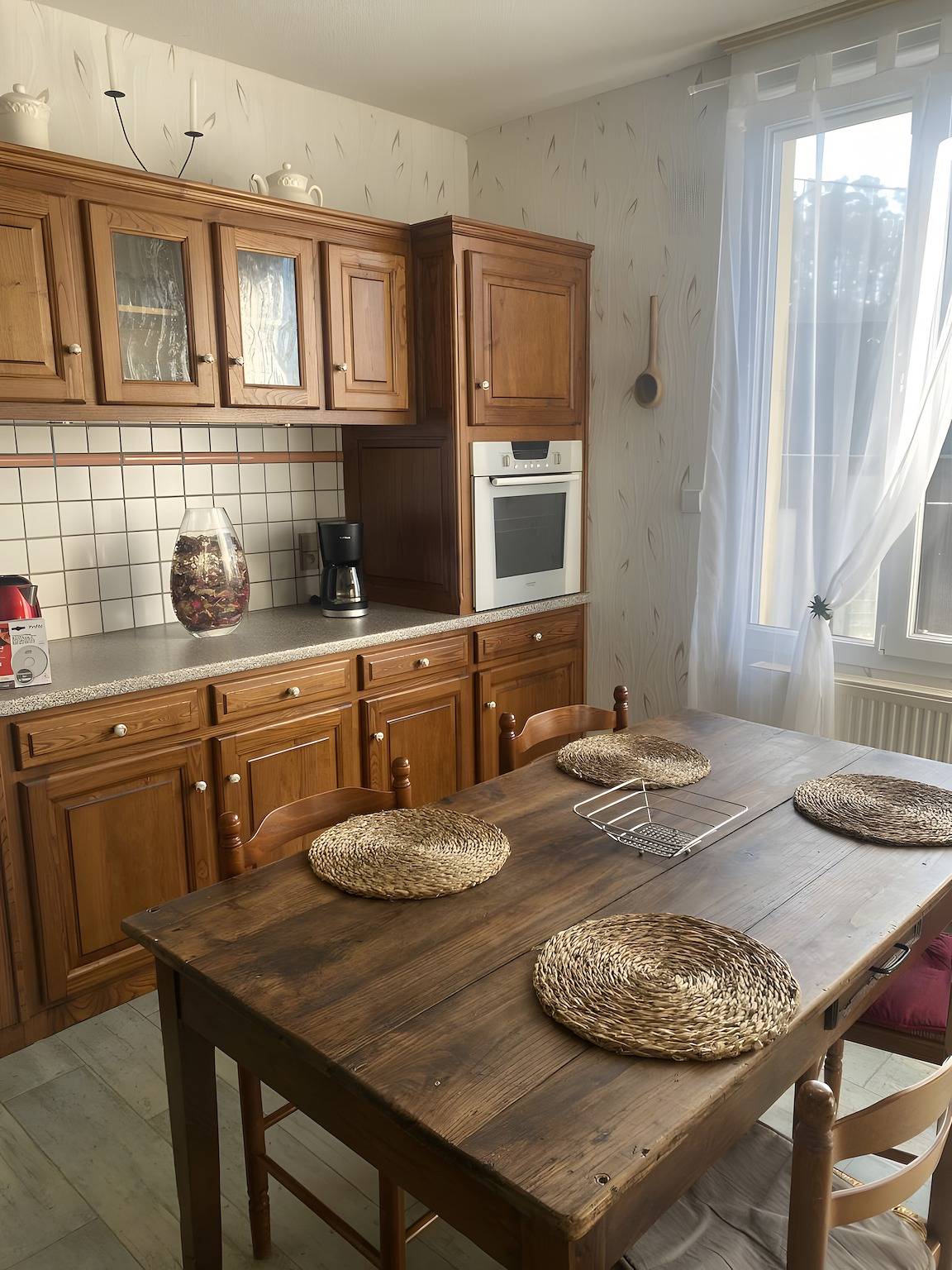 Holiday Home “La Couade” with Private Garden, Balcony and Wi-Fi in Troche, Brive-la-Gaillarde region