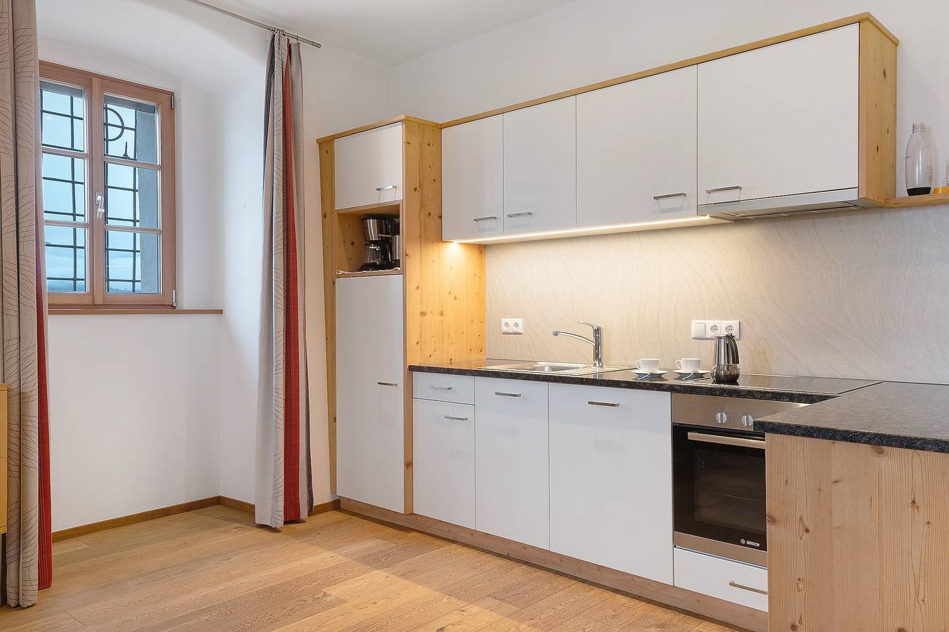 Ganze Wohnung, Ferienwohnung 'Gravetsch Kloster Säben' mit Bergblick, Gemeinschaftsgarten und Wi-Fi in Gravetsch, Villanders