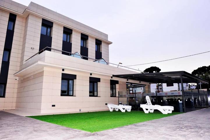 Hôtel, avec Terrasse et Jardin