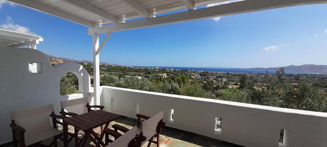 Location de vacances pour 2 personnes, avec vue et jardin dans Carystos - 3