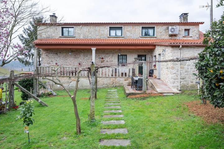 Casa rural para 13 personas, con Jacuzzi y Jardín en Provincia de Pontevedra - 2