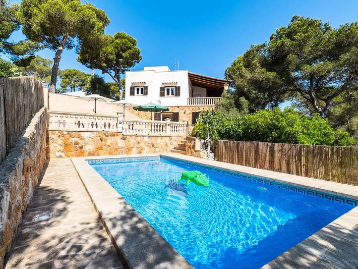 Villa für 6 Personen, mit Garten und Pool sowie Terrasse - 1