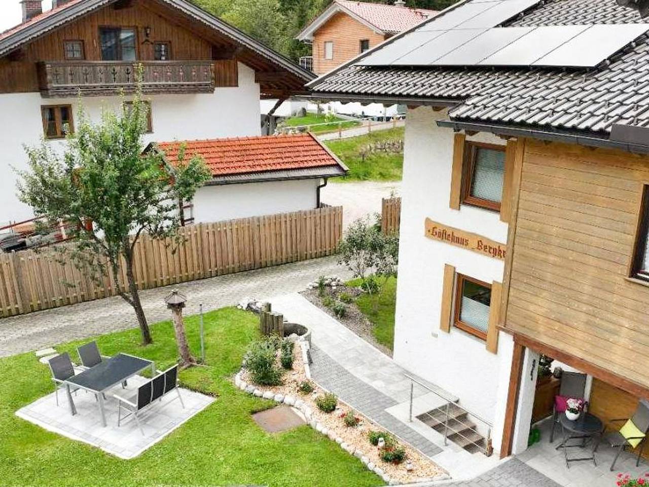 Ganze Ferienwohnung, Bergkristall, Gästehaus - "Herzogstand" Fewo/ 1 Schlafraum/ Bad, Wc in Wallgau, Walchensee