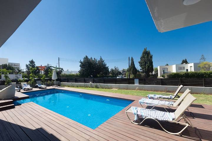 Ferienhaus für 6 Personen, mit Balkon/Terrasse und Garten sowie Pool in Ayia Napa - 2