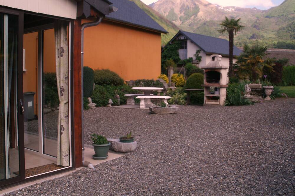 Cozy house fenced garden 600m2 10kms from Cauterets 20k ms in Lourdes in Pierrefitte-Nestalas, Parc national des Pyrénées