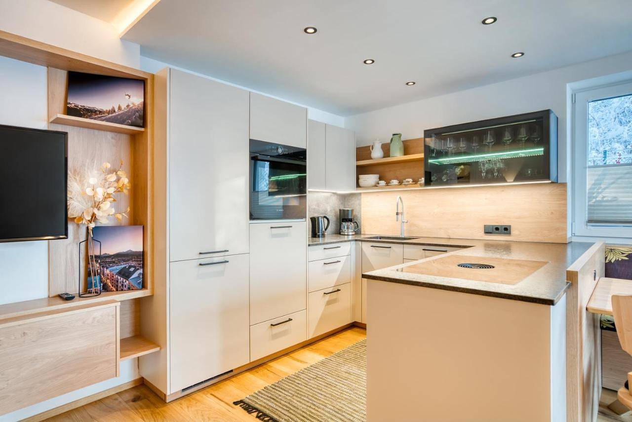 Ganze Wohnung, Apartment with Terrace in Tuxer Alpen, Sistrans