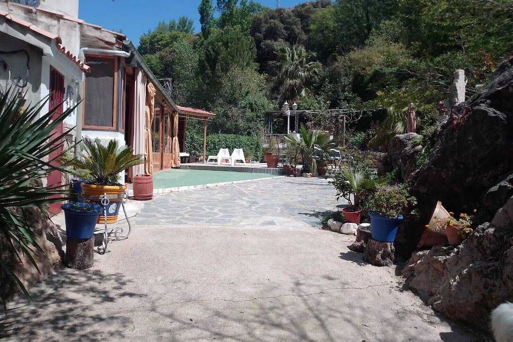 Holiday Home 'Vega Fuente de las Moreras' with Mountain View & Pool in La Iruela, Sierras de Cazorla and Segura Natural Park