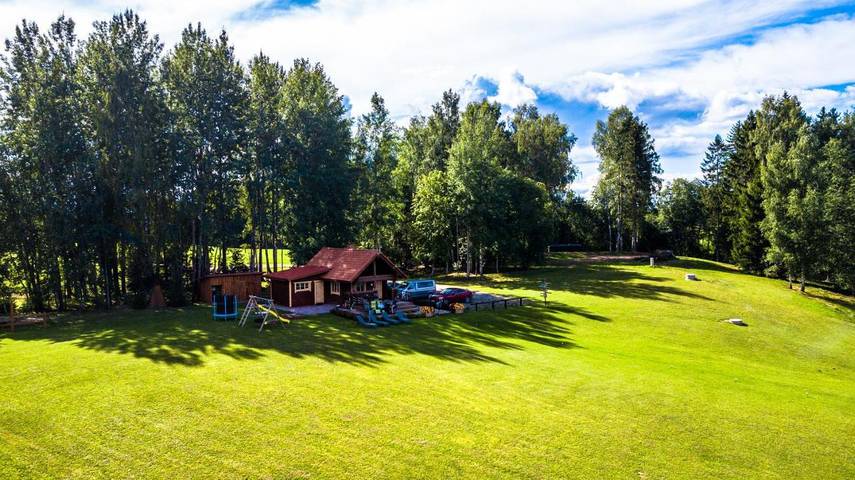 Vakantiehuis voor 5 personen, with Terras and Tuin as well as Sauna and Uitzicht op het meer in Estland