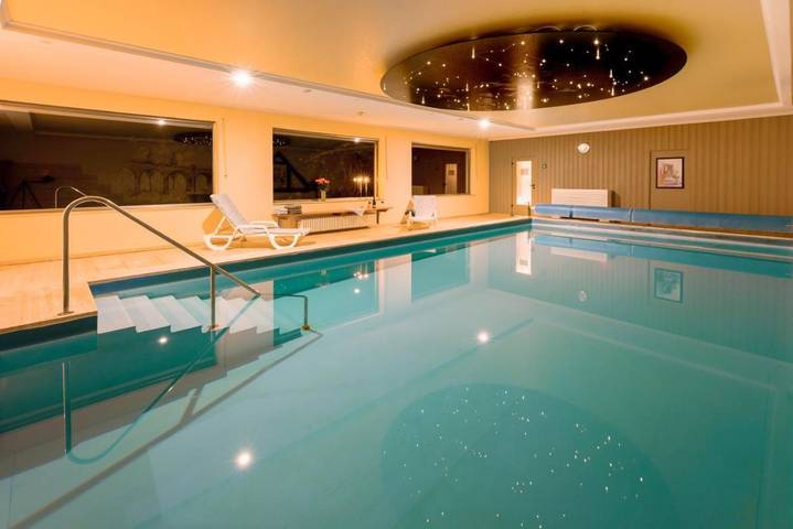 Hotel, mit Balkon und Terrasse sowie Garten und Pool in Bad Arolsen