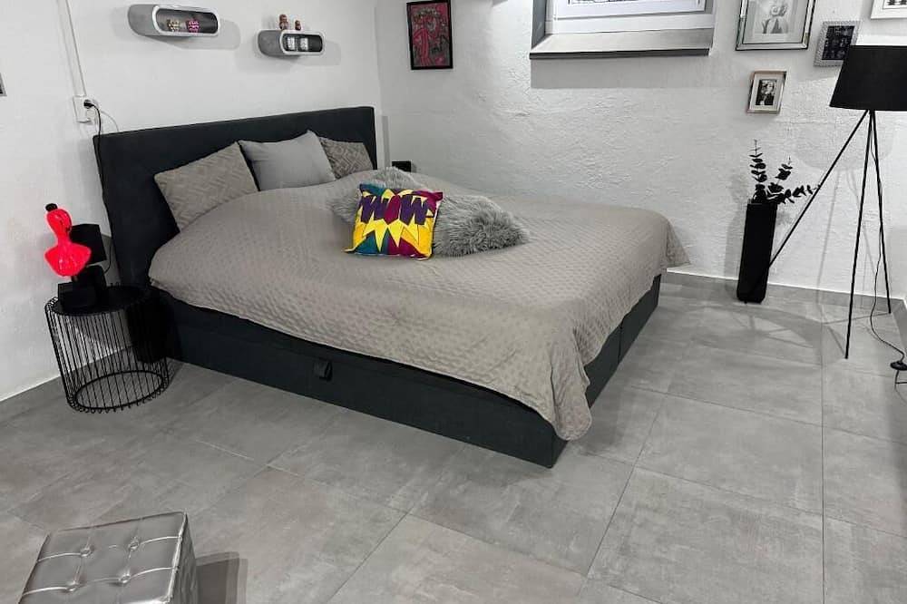 Ganze Wohnung, Gemütliches Kellerzimmer + Bad in Bocholt, Niederrhein