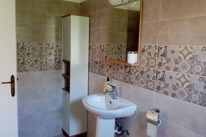 Location de vacances pour 4 personnes, avec terrasse et jardin dans Πισσούρι - 4