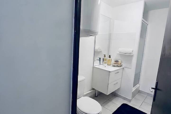 Entire apartment, Cozy studio in the historic district near the train station in Redon, Redon region