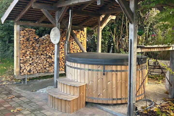 Ganze Wohnung, Gemütliche Ferienwohnung in Heringsdorf mit großem Garten&Whirlpool – nur 550 m zum Strand in Drei Kaiserbäder, Heringsdorf
