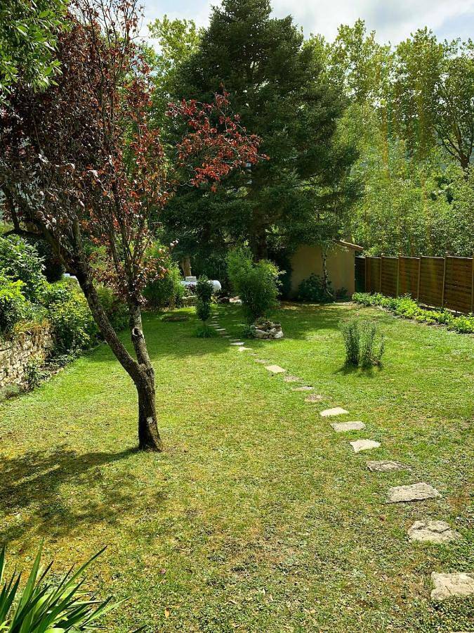 Location de vacances pour 2 personnes, avec jardin à Nébias