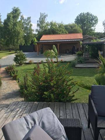 Location de vacances pour 6 personnes, avec bassin pour enfant et piscine ainsi que vue et jardin à Talais - 2