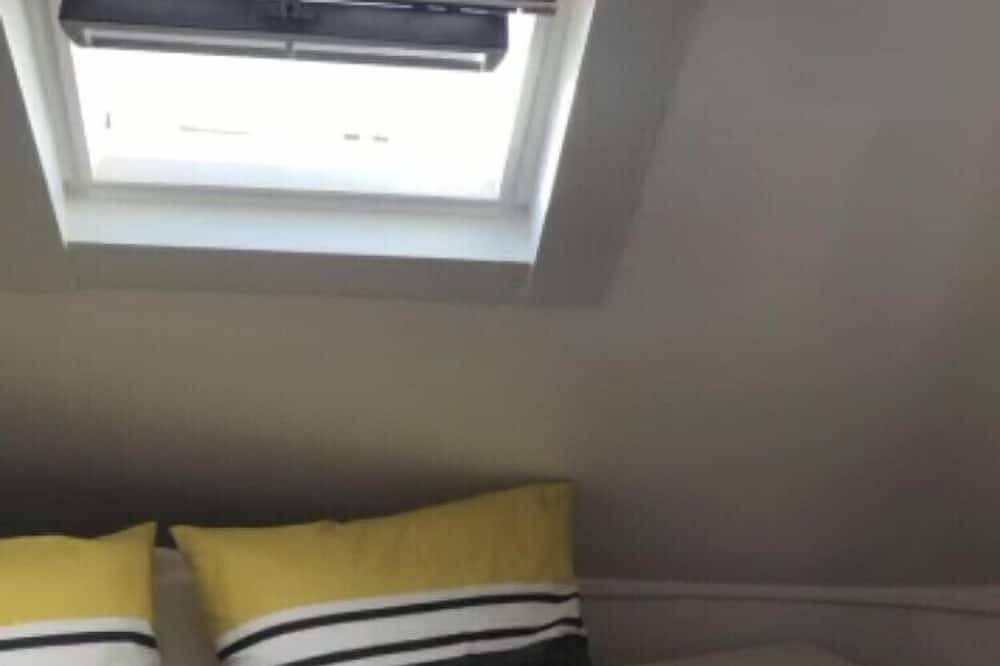 Appartement entier, Le petit Cosy Vincennes 10mn Paris Nation ★ proche Métro1/Rer A ★Netflix-Disney+ in Vincennes, Val-de-Marne