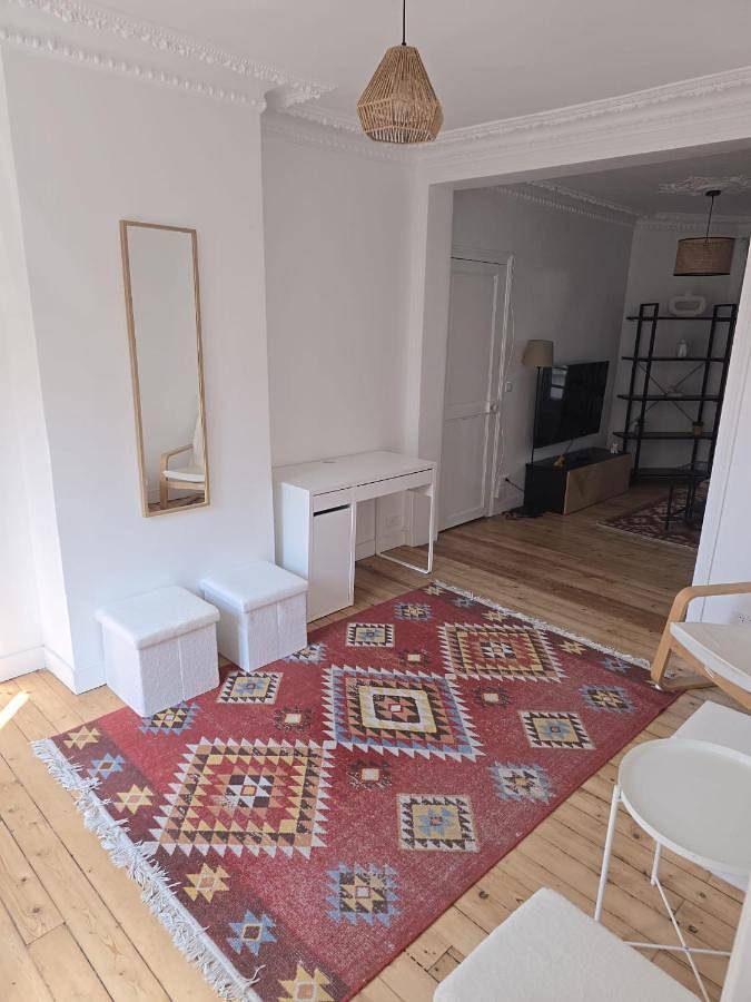 Appartement entier, Two-Bedroom Apartment in Bois-Colombes, Hauts-de-Seine