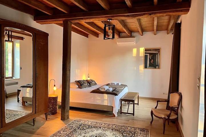 Gîte pour 26 personnes, avec sauna ainsi que jacuzzi et jardin, animaux acceptés à Villemurlin - 2