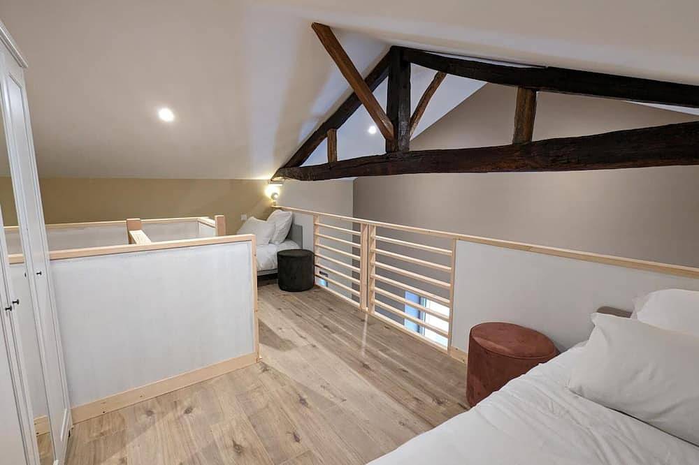 Charmante maison à Angoulême, cour privée, proche parc et bus, accueil bébé, Wifi, animaux acceptés in Angoulême, Charente