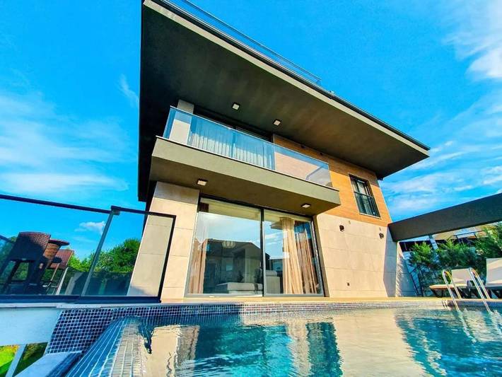 Villa for 7 people, with Balcony and Hot tub as well as Terrace and Pool in Istanbul