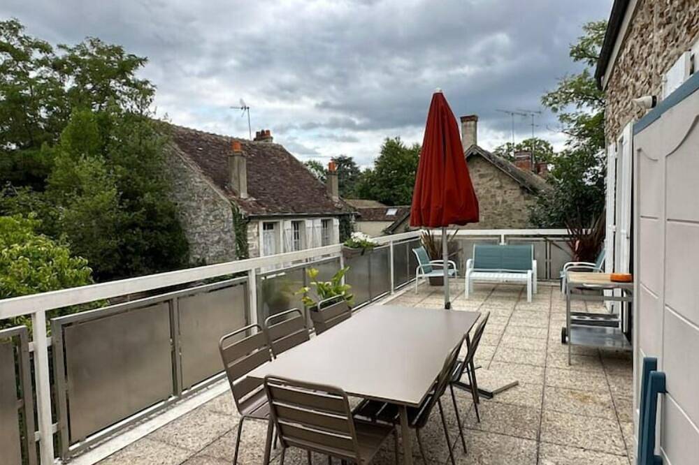 Ganze Wohnung, Appartement Avec Terrasse en Cœur de Barbizon in Barbizon, Parc naturel régional du Gâtinais français