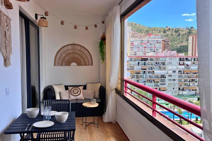 Apartamento entero, Piso con vistas panorámicas, piscina y playa a un paso in Benidorm, Costa Blanca