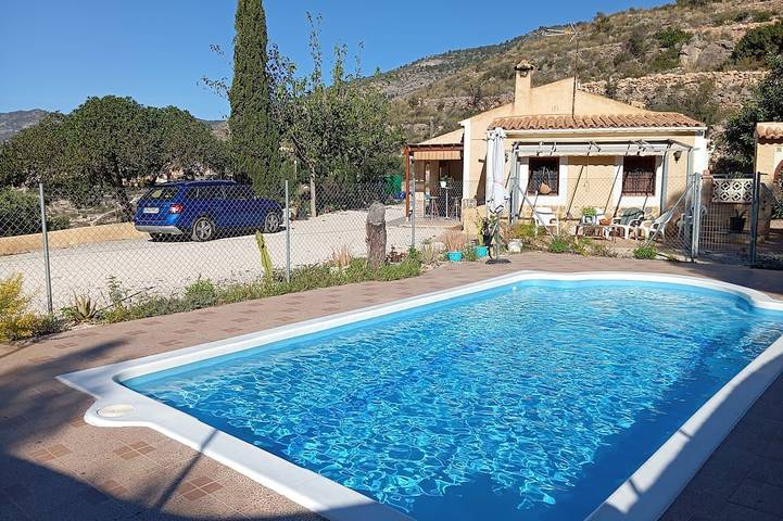 Gîte pour 6 personnes, avec Terrasse et Jardin