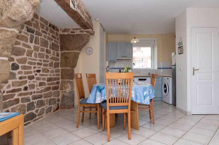 Maison de vacances « Ty Mamm Gozh » à 400 m de la plage, vue mer, terrasse privée, Wi-Fi in Kerhillio, Erdeven