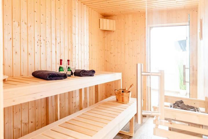Ferienhaus für 6 Personen, mit Terrasse und Sauna sowie Ausblick in Leck - 3