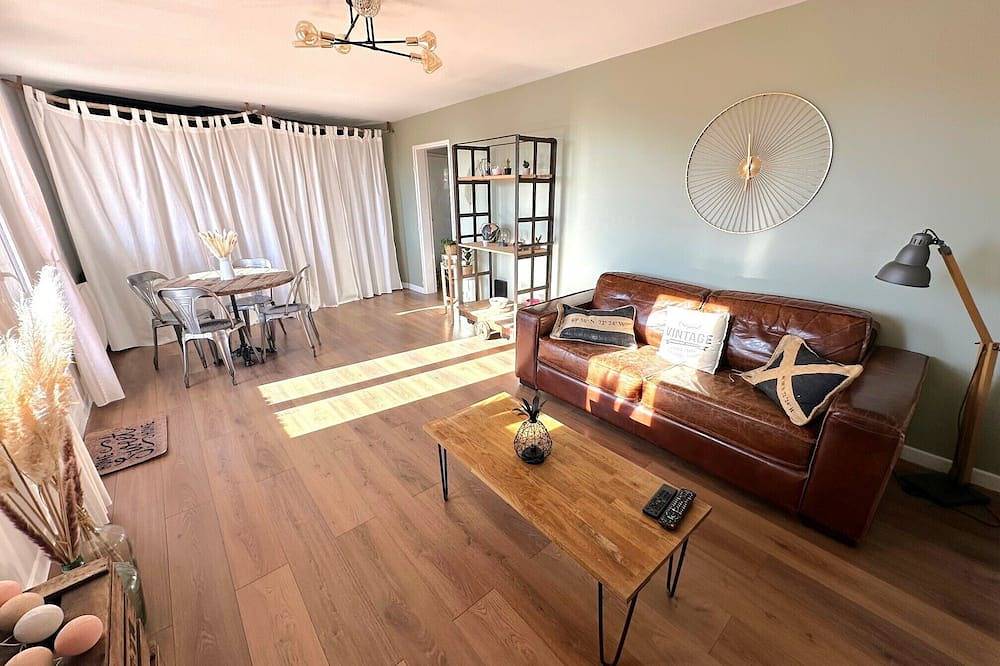 Apartamento entero, Bright 3-room apartment with balcony 12 min from Versailles and 5 min from the Golf National! in Voisins-le-Bretonneux, Yvelines