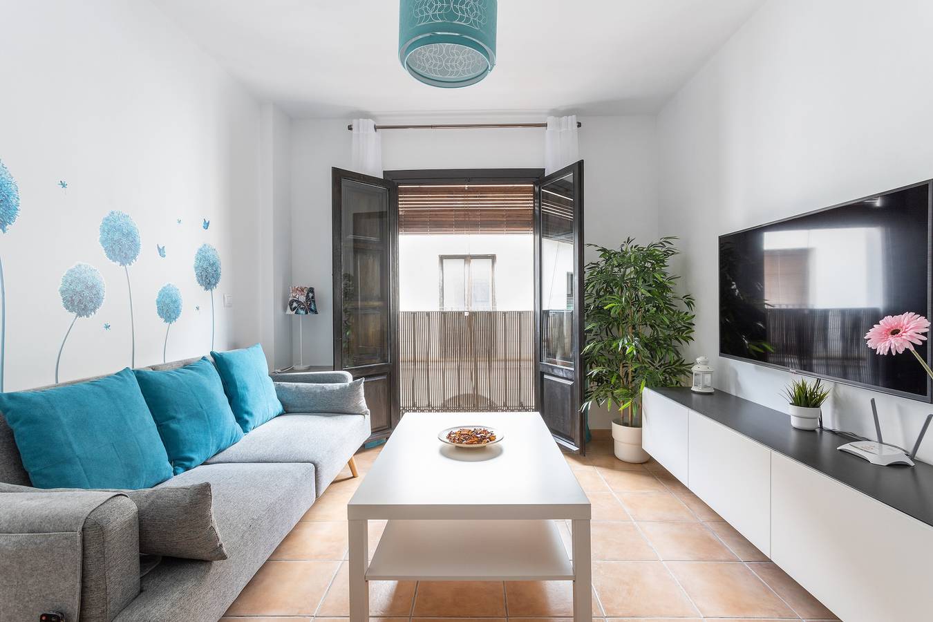 Appartement entier, Duplex Las Terrazas avec vue sur les montagnes, piscine, Wi-Fi, 2 terrasses et barbecue in Vélez de Benaudalla, Costa Granadina