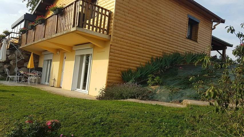 Location de vacances pour 6 personnes, avec jardin ainsi que terrasse et vue à Corcieux - 2