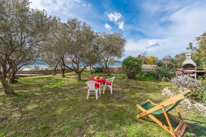 Ganze Wohnung, Strandapartment Lostura mit Meerblick in Općina Sveti Filip i Jakov, Zadar