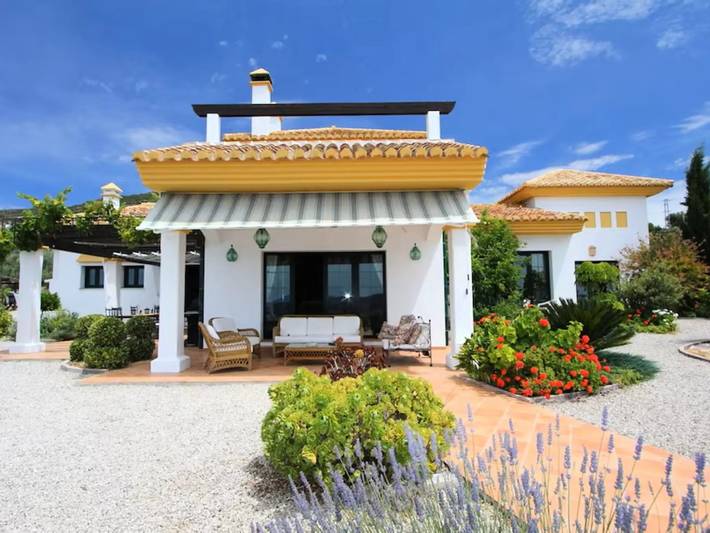 Chalet para 7 personas, con Balcón y Terraza además de Jacuzzi y Jardín en Antequera - 3