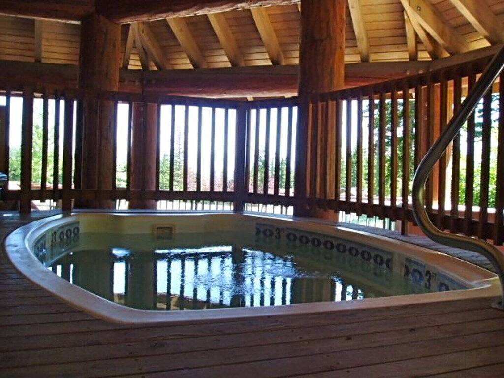 Ganze Wohnung, Comfortable Condo with Valley Views in Glacier-Nationalpark