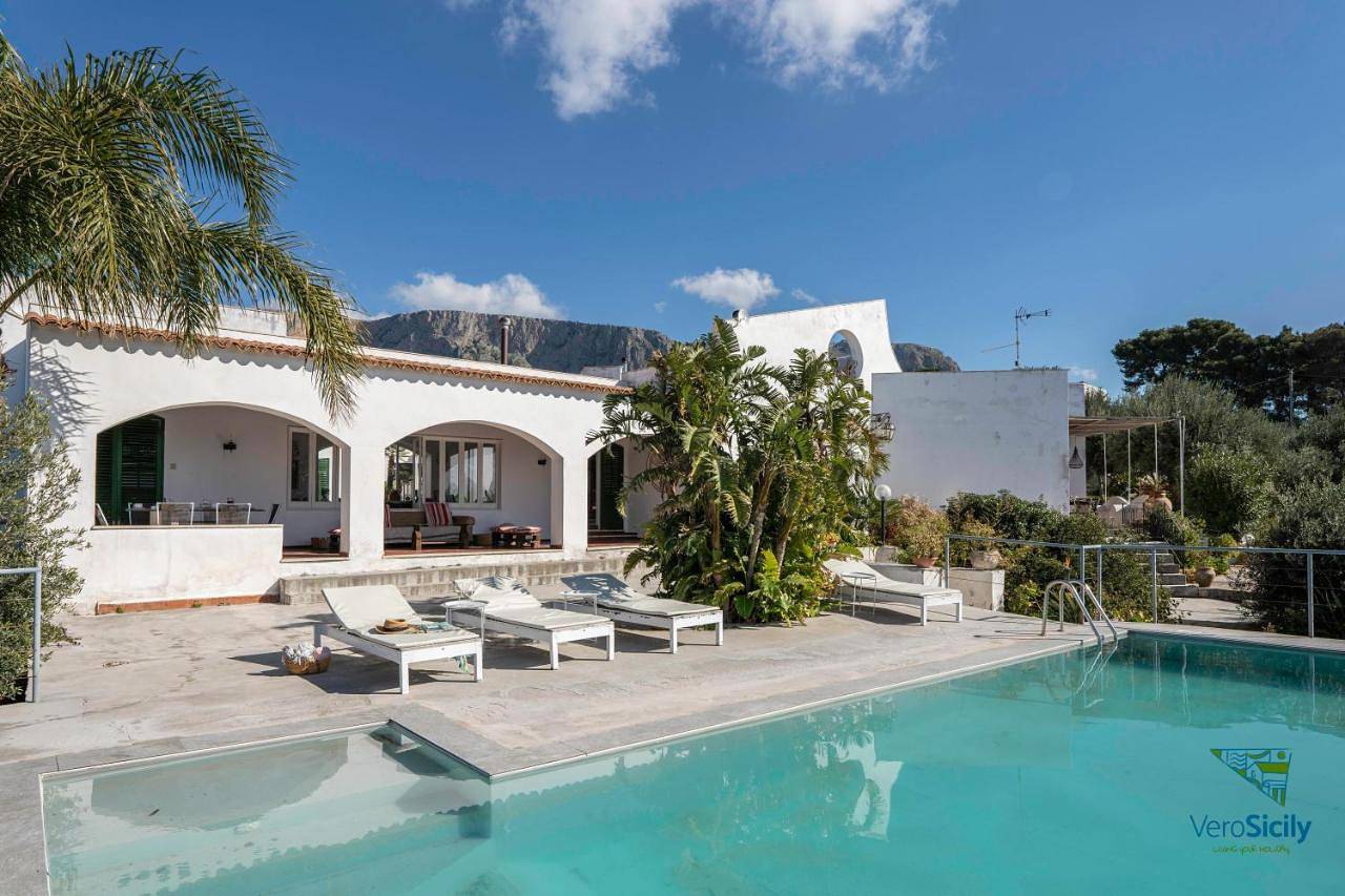 Villa Giacona Venuti in Citta del Mare, Terrasini