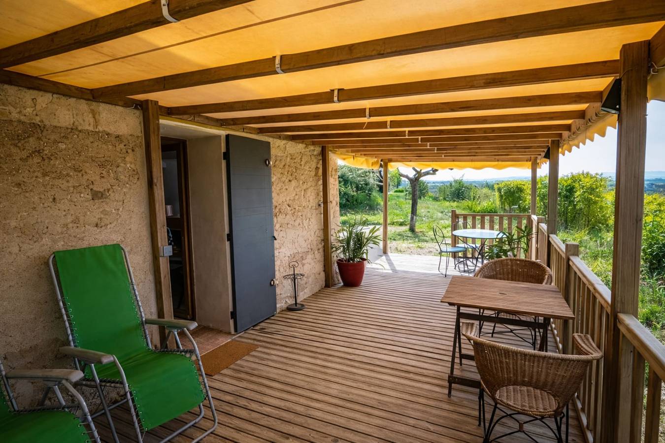 Maison en campagne avec vues panoramiques - close to a lake in La Tour-d'Aigues, Parque natural regional del Luberon