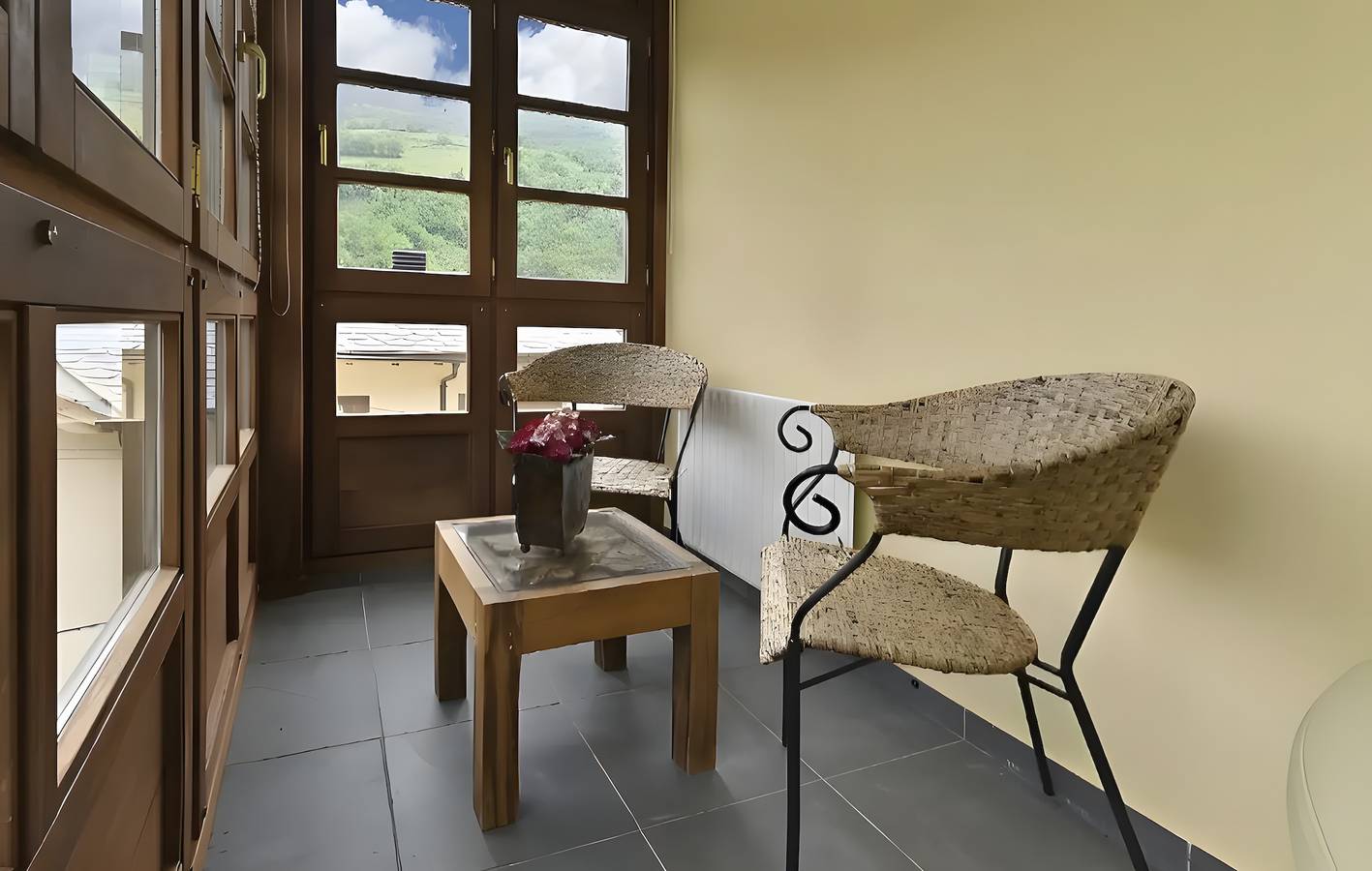 Ganze Wohnung, Ferienwohnung 'Puente Del Narcea 3' mit Bergblick, privater Terrasse und Wlan in Cangas del Narcea, Cordillera Cantábrica