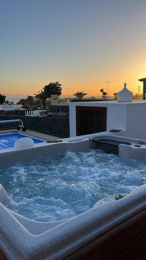 Villa für 4 Personen, mit Garten und Ausblick sowie Seeblick und Pool auf den Kanaren - 4