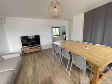 Gîte pour 10 personnes, avec vue et jardin à Amions