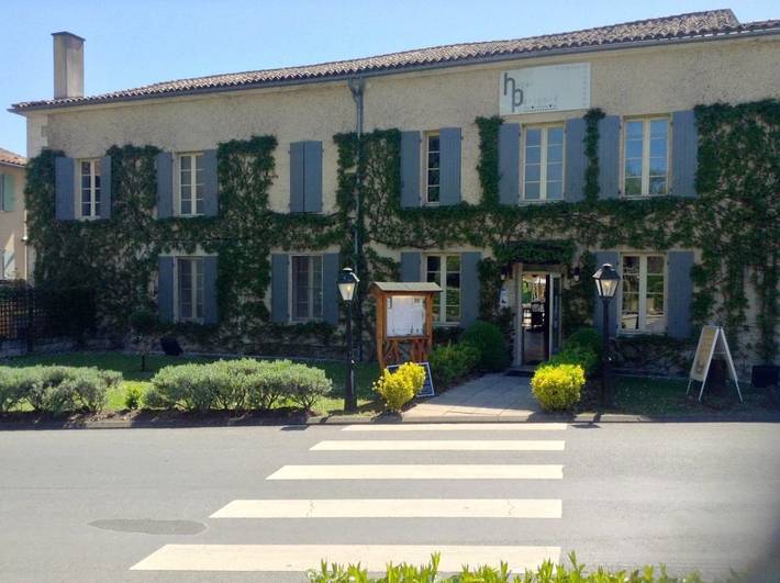 Hôtel pour 2 personnes, avec jardin et jacuzzi ainsi que piscine et sauna