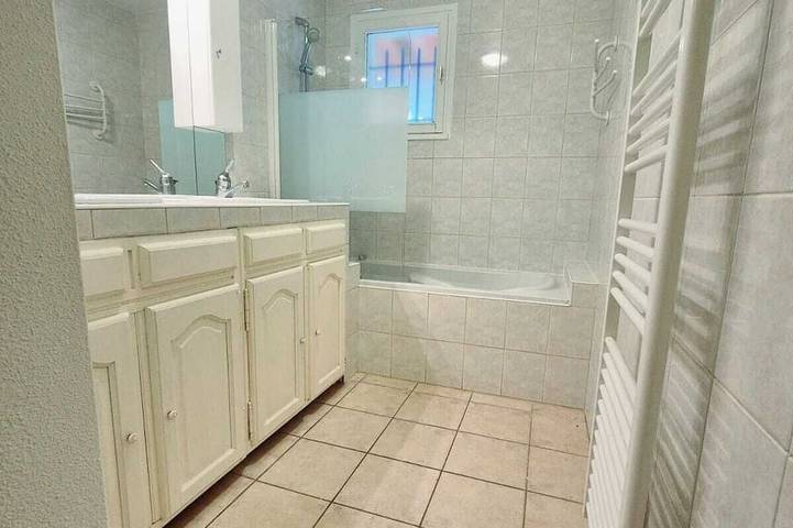 Apartamento entero, Ideal for curists or families - Furnished cottage in Gréoux-les-Bains, Alpes de Alta Provenza